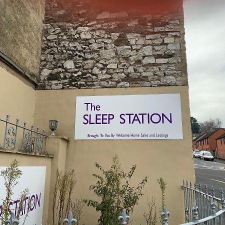 Hotel The Sleep Station Newport Esterno foto